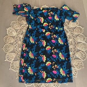 Flowery dress, with zipper on the back